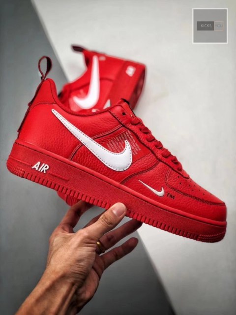 Nike air force one-czerwone z białym znaczkiem